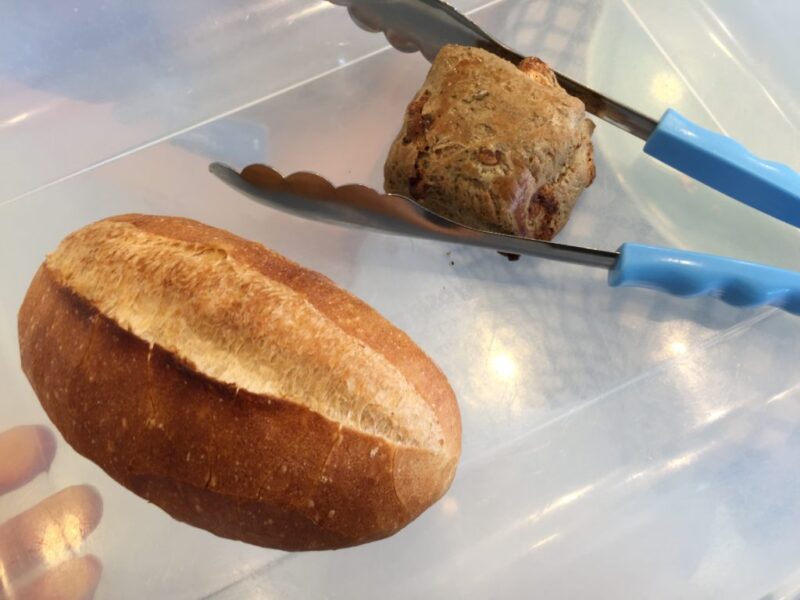 香川高松パン屋 Azur アズュール ハード系のフランスパンとスコーン