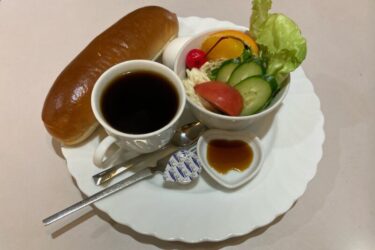 岡山総社市『ラムール』コッペパンとフルーツサラダの朝食モーニング！